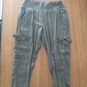 Democracy dark green capris